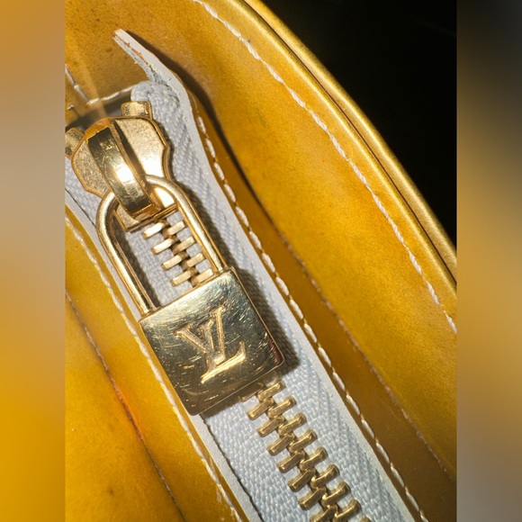 Louis Vuitton Monogram Vernis Bag EUC - Picture 5 of 15